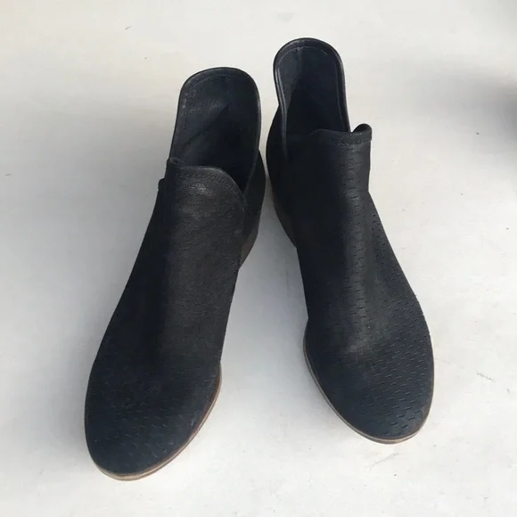 LUCKY BRAND | Black Perforated Leather Ankle Boots Booties Size 8.5 - Picture 2 of 6
